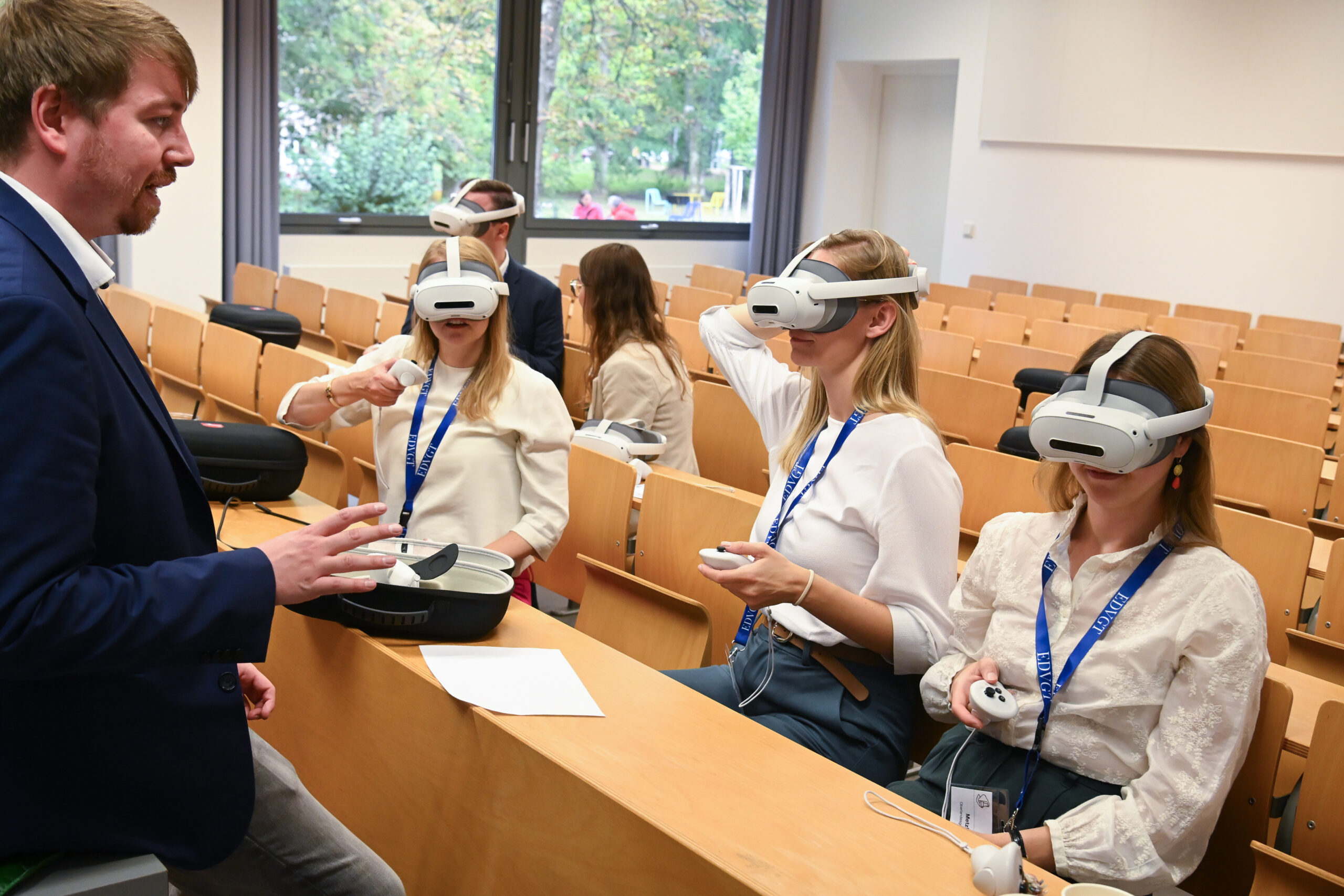 EDV-Gerichtstag zu KI in der Justiz: Von Ava­taren als Zeugen und KI-Ver­g­leichs­vor­schlägen